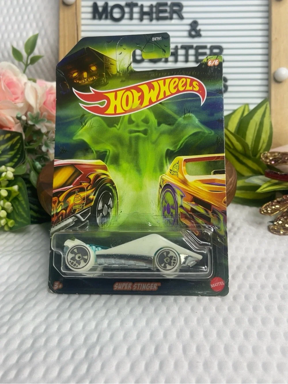 Hot Wheels Super Stinger Halloween Series White Ghost 6/6 Sealed Mattel 2019